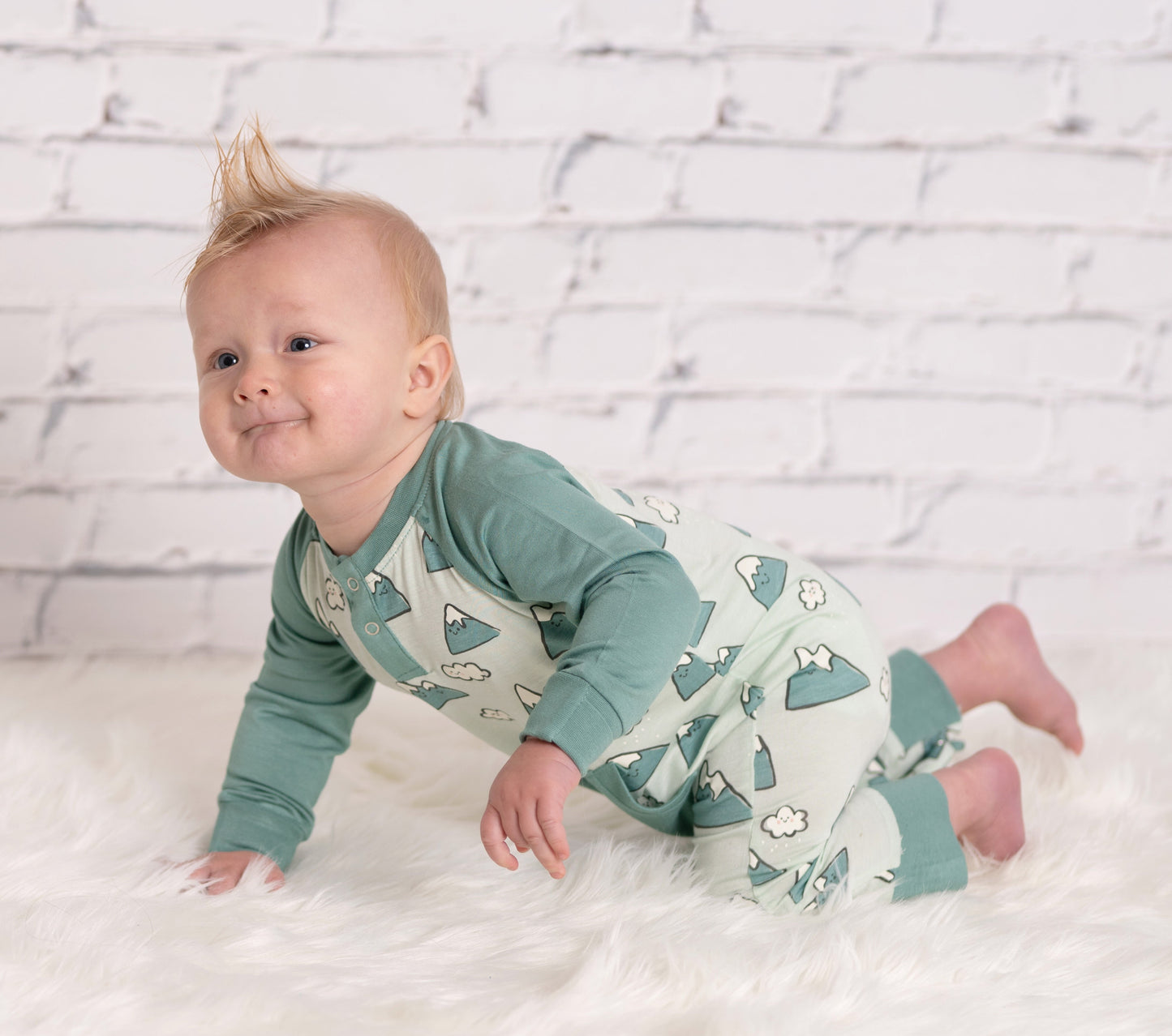 bamboo long sleeve romper snowy rockies print lifestyle1