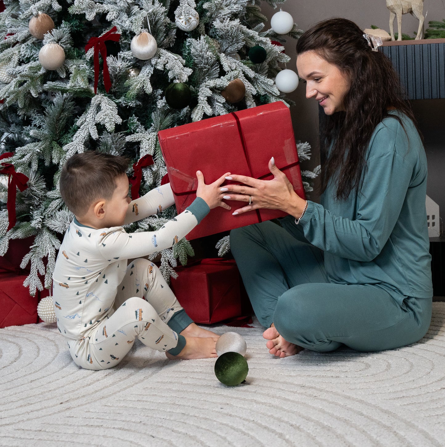 bamboo long sleeve pajama set winter road trip print