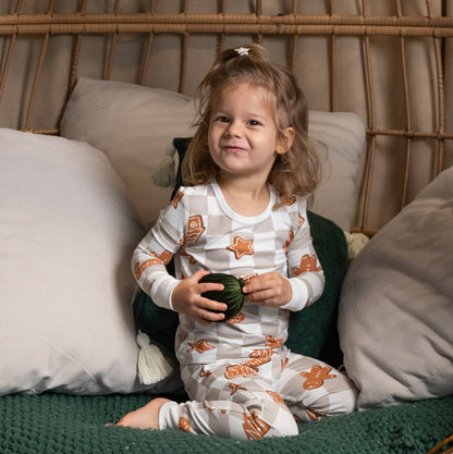 pajama set gingerbread party print