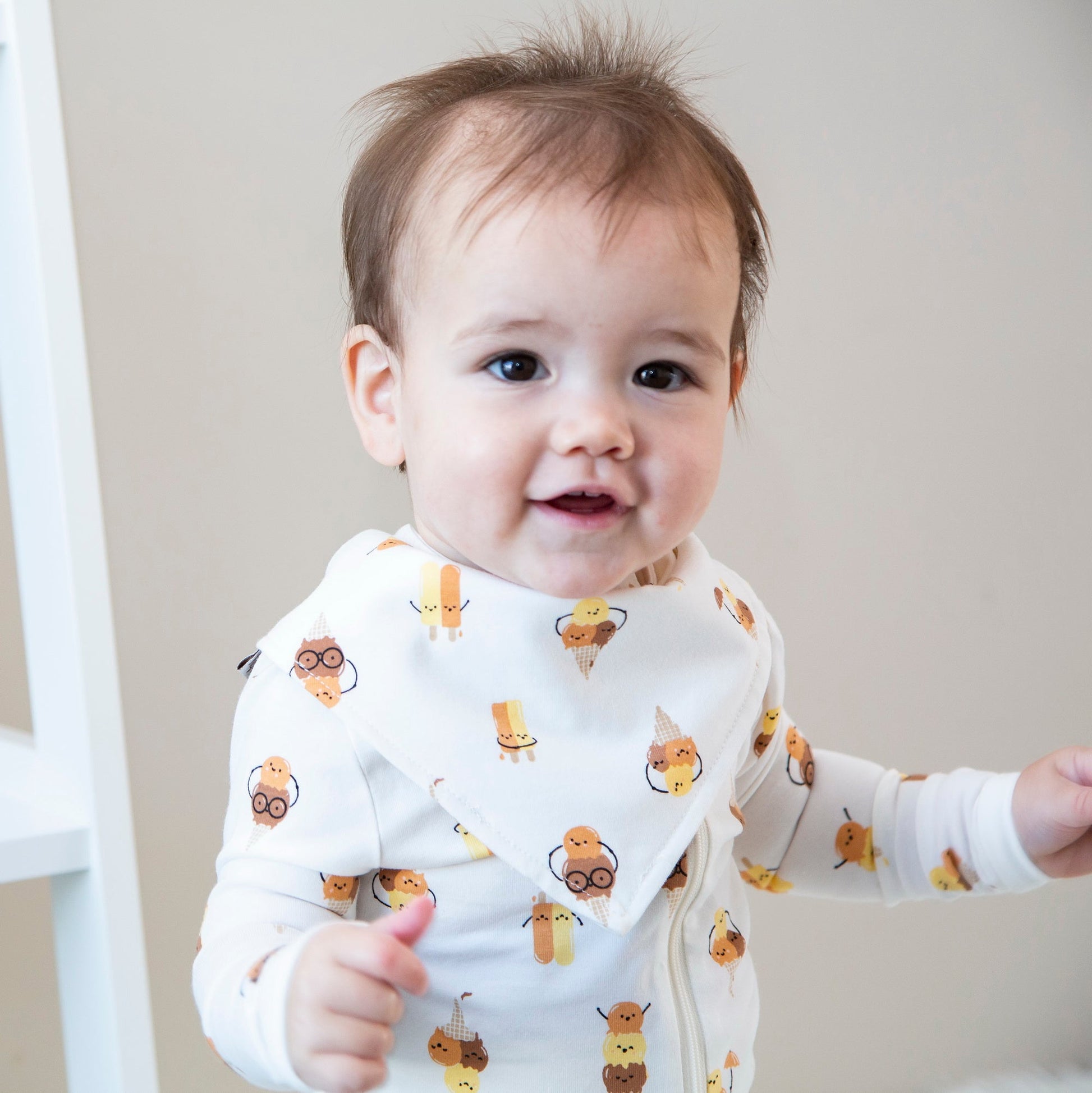 CN8122 organic cotton bandana bib icy pals print