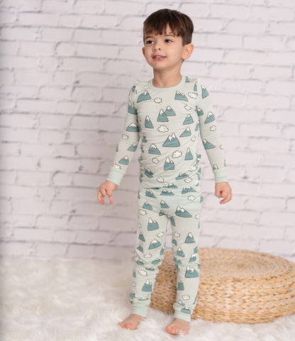 bamboo long sleeve pajama set snowy rockies print lifestyle