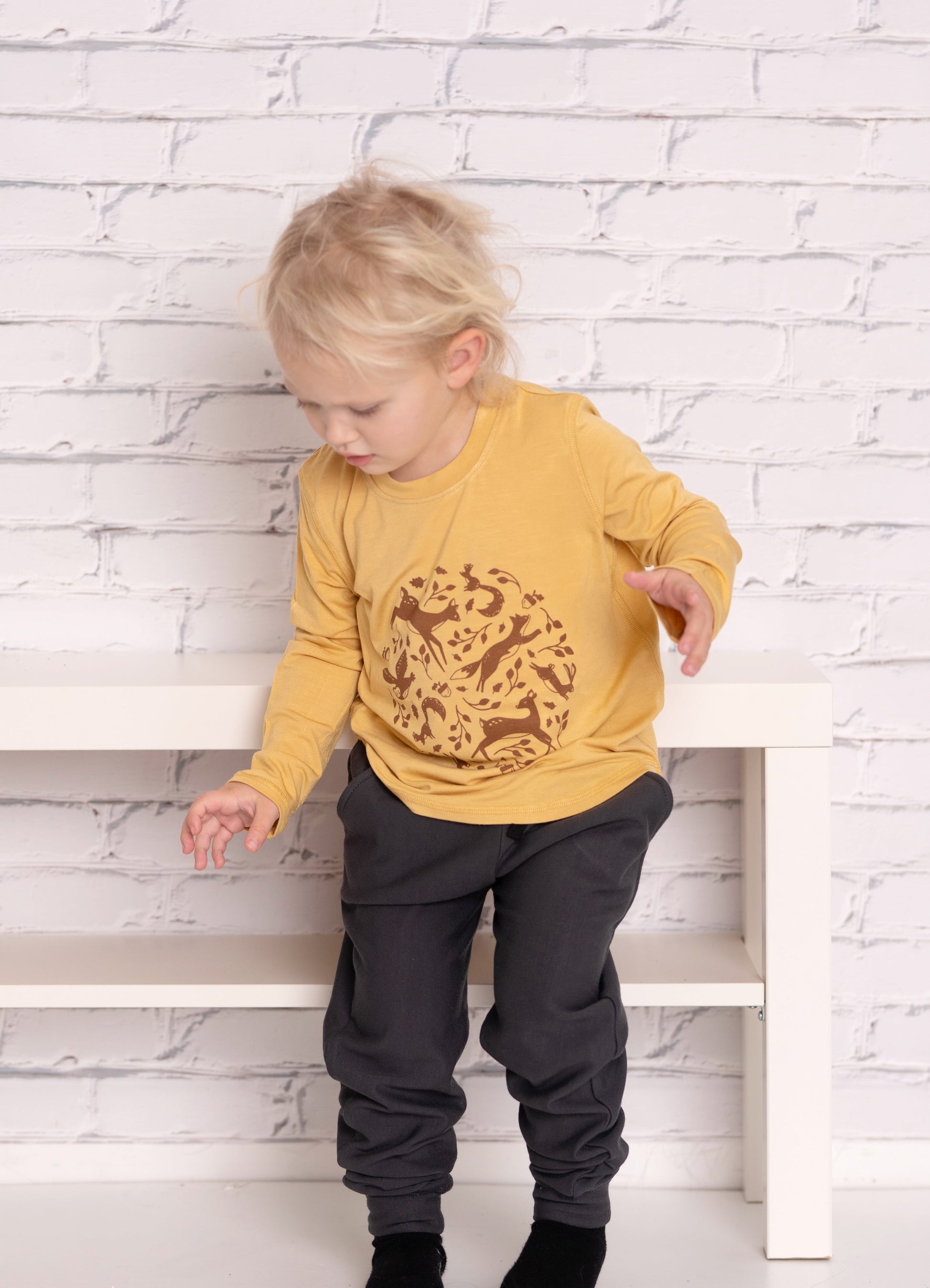 bamboo scoop hem tee fall leaf lifestyle