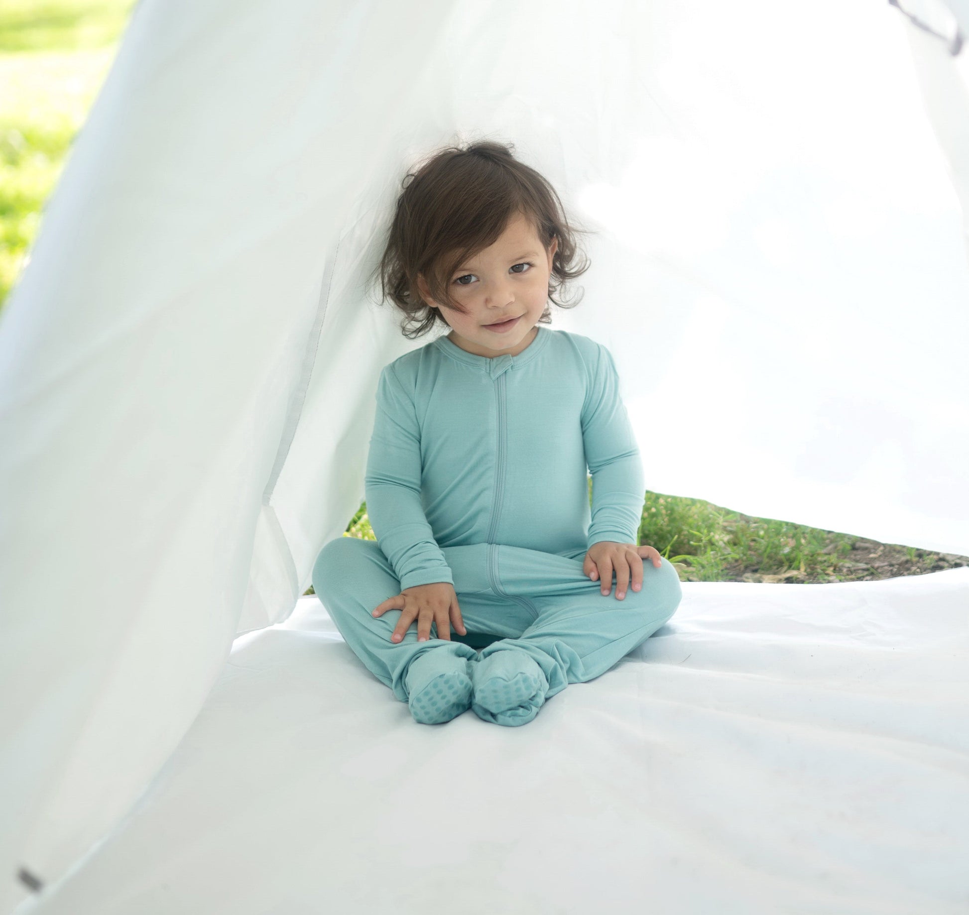bamboo zip up footies lustre